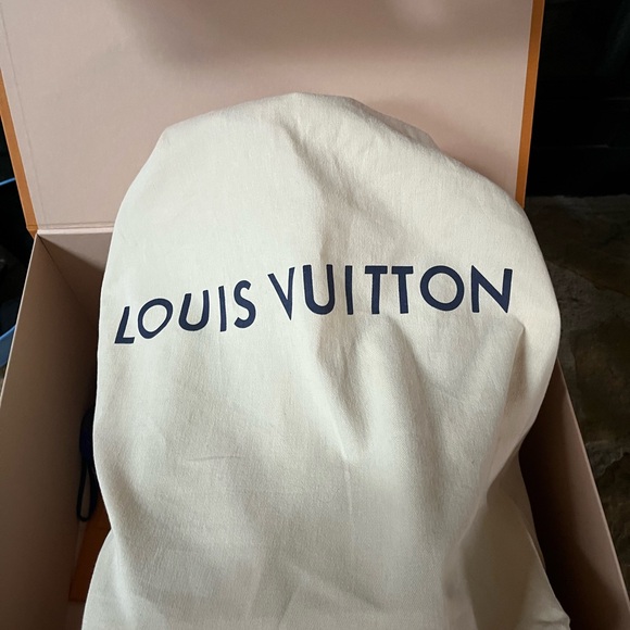 Louis Vuitton Monogram Petit Noe bucket bag - Picture 3 of 13